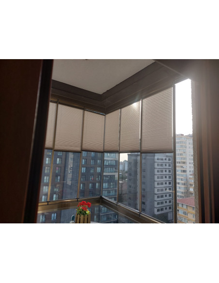 Plise (Plicell) Cam Balkon Perdesi