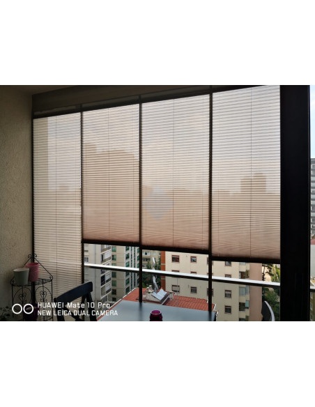 Plise (Plicell) Cam Balkon Perdesi